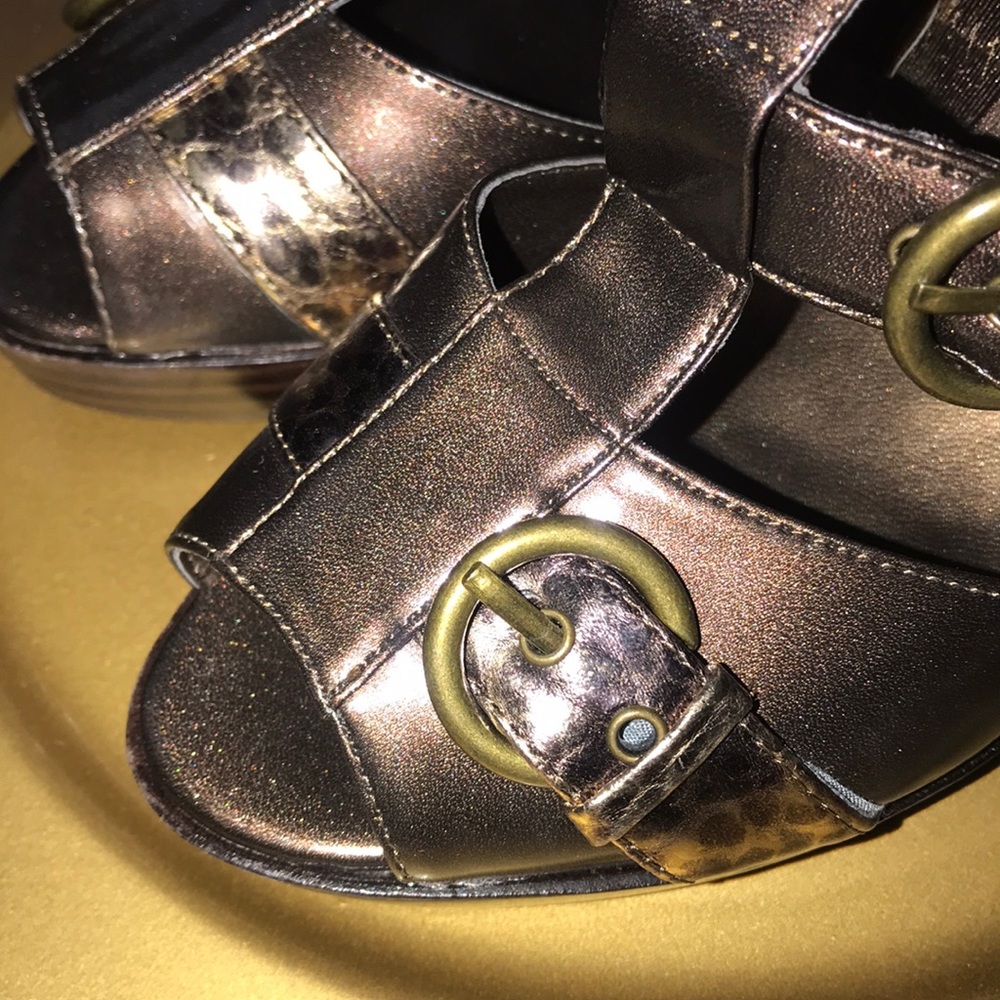 NEW GUESS HEELS/SANDALS - Picture 2 of 8
